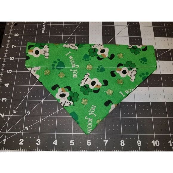 Dog Bandana I WOOF YOU St Patrick's Day, Available in 4 Sizes! - Picture 1 of 3